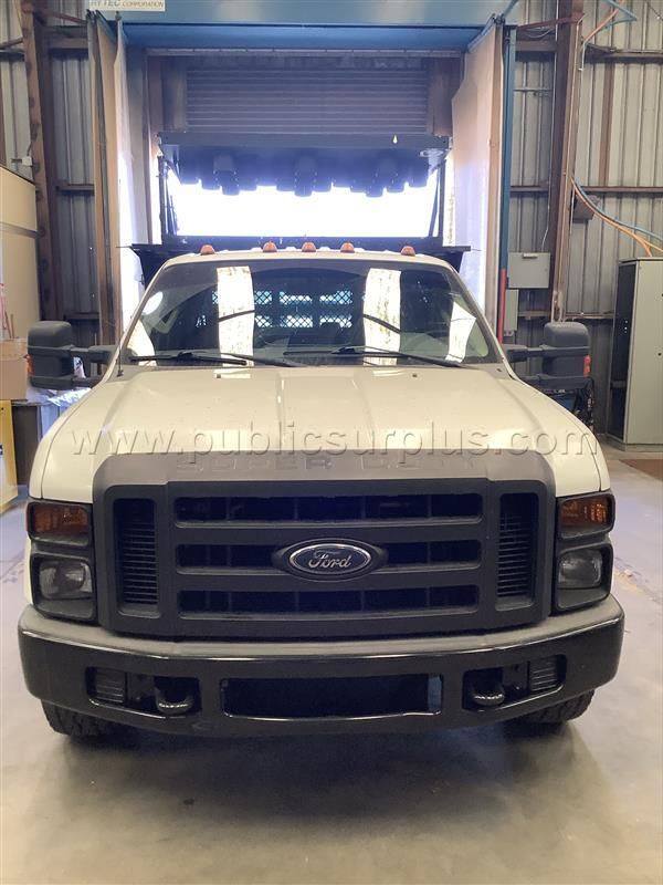 2008 FORD F350 STAKEBED — photo 1