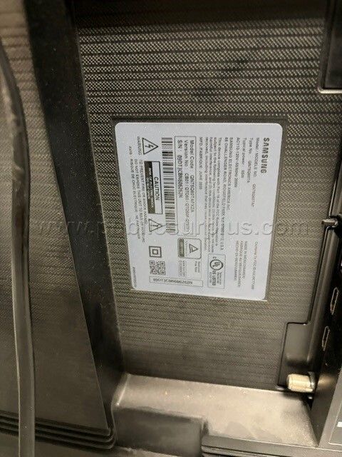 82" SAMSUNG LED TV — photo 1