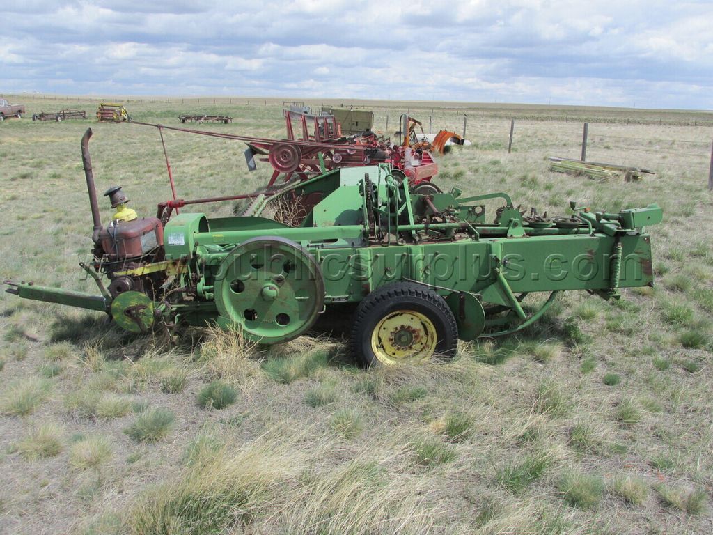 John Deere 24t Parts Baler — photo 1