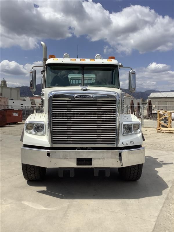 2011 FREIGHTLINER — photo 1
