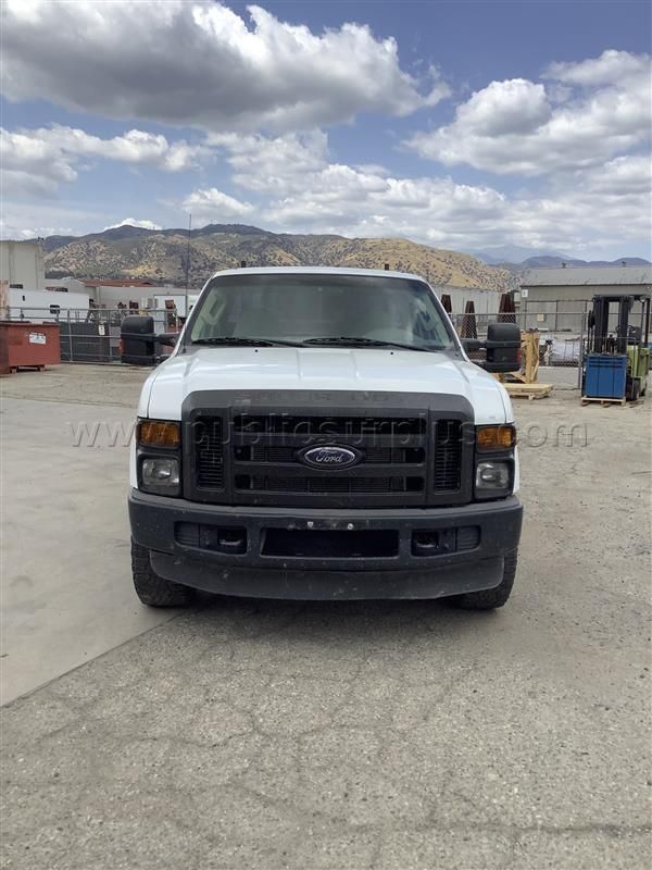 2010 FORD F250/4W — photo 1