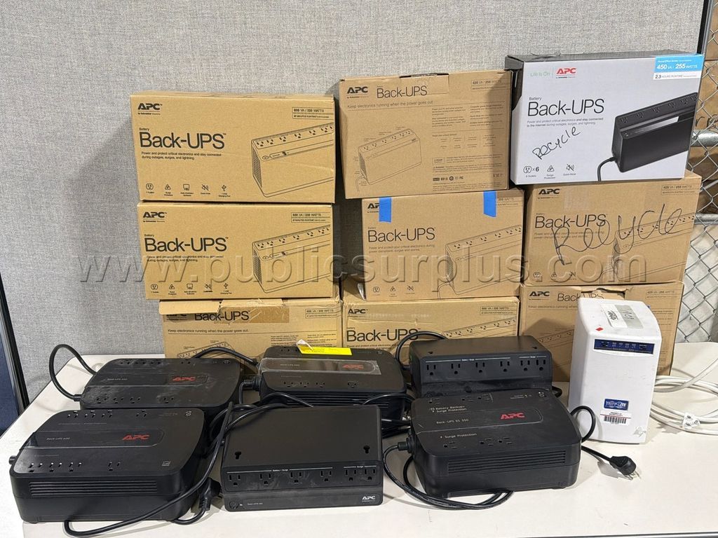 LOT OF 15 APC BACKUP SYSTEMS + 1 TRIPP LITE — photo 1