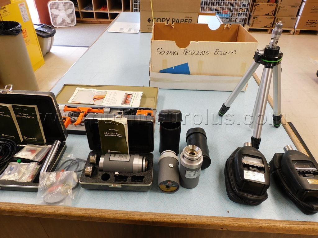 1 LOT OF SOUND TESTING EQUIPMENT - photo 1