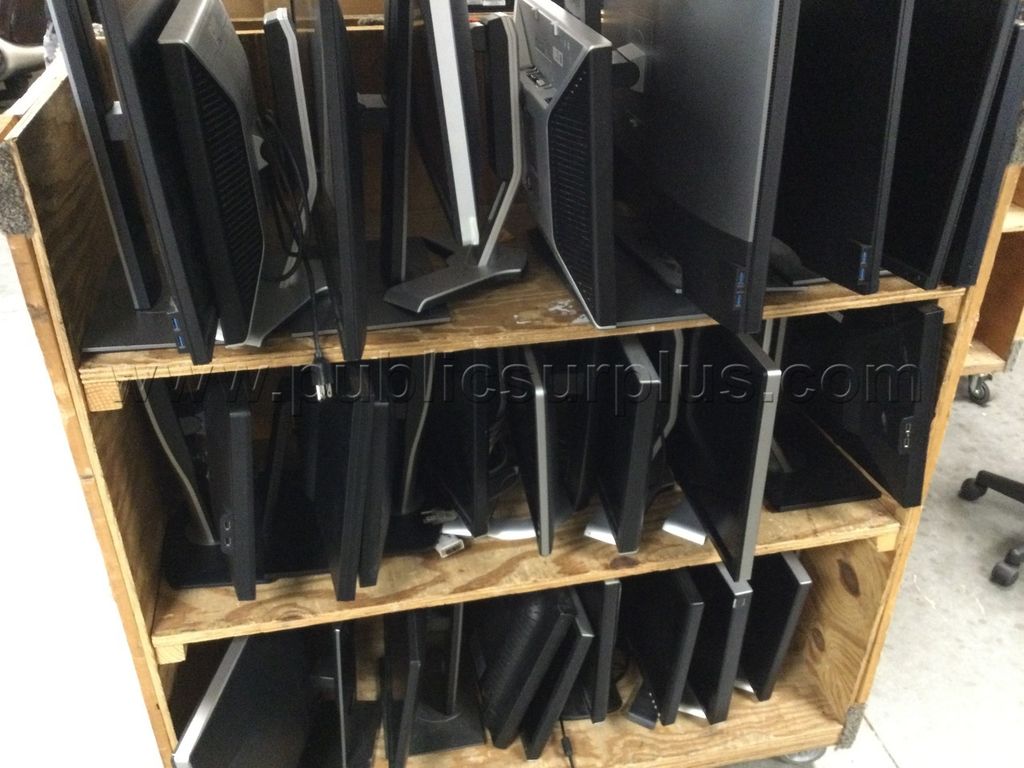 LOT OF (25) MONITORS - SOLD AS IS - 655 - photo 1