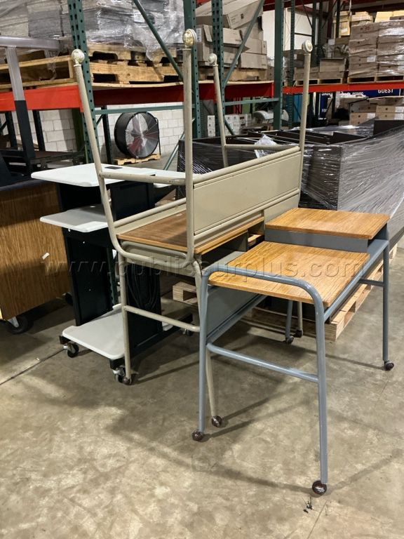 Lot of 3 small desks and wheeled podium — photo 1
