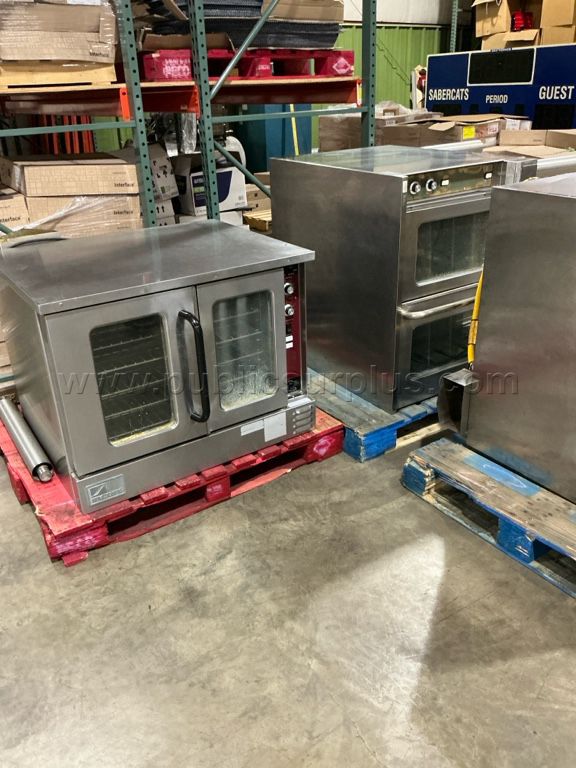 Lot of 3 Southbend gas ovens — photo 1