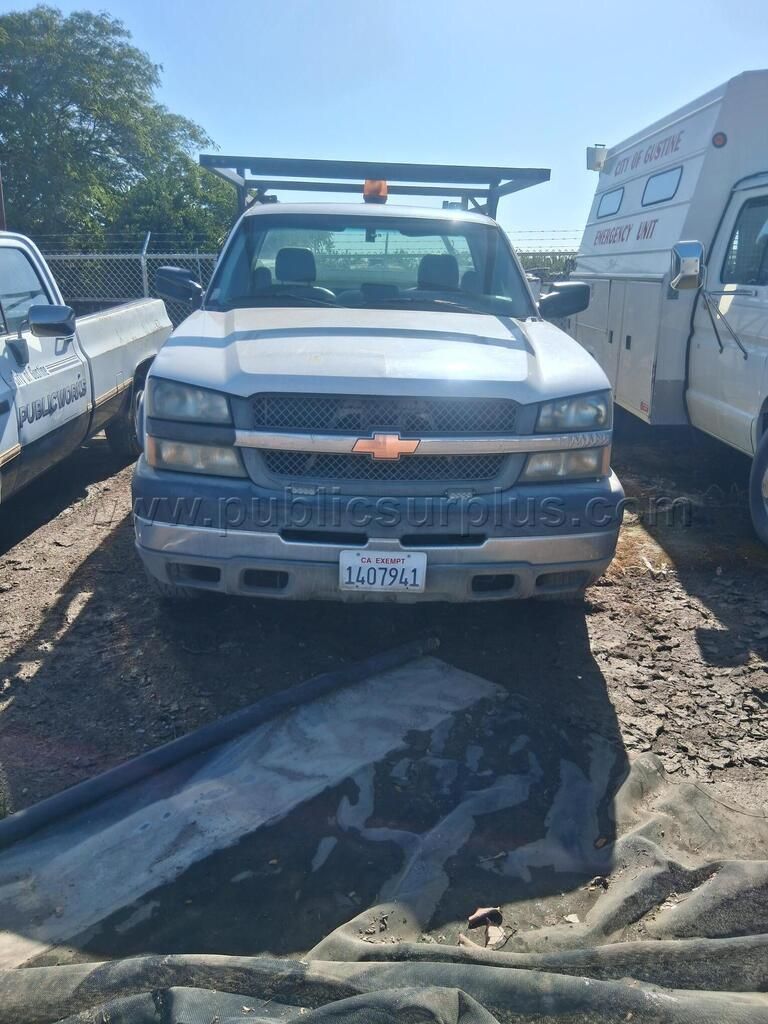2003 Chevy 2500 Silverado HD 3/4 Ton Pickup — photo 1