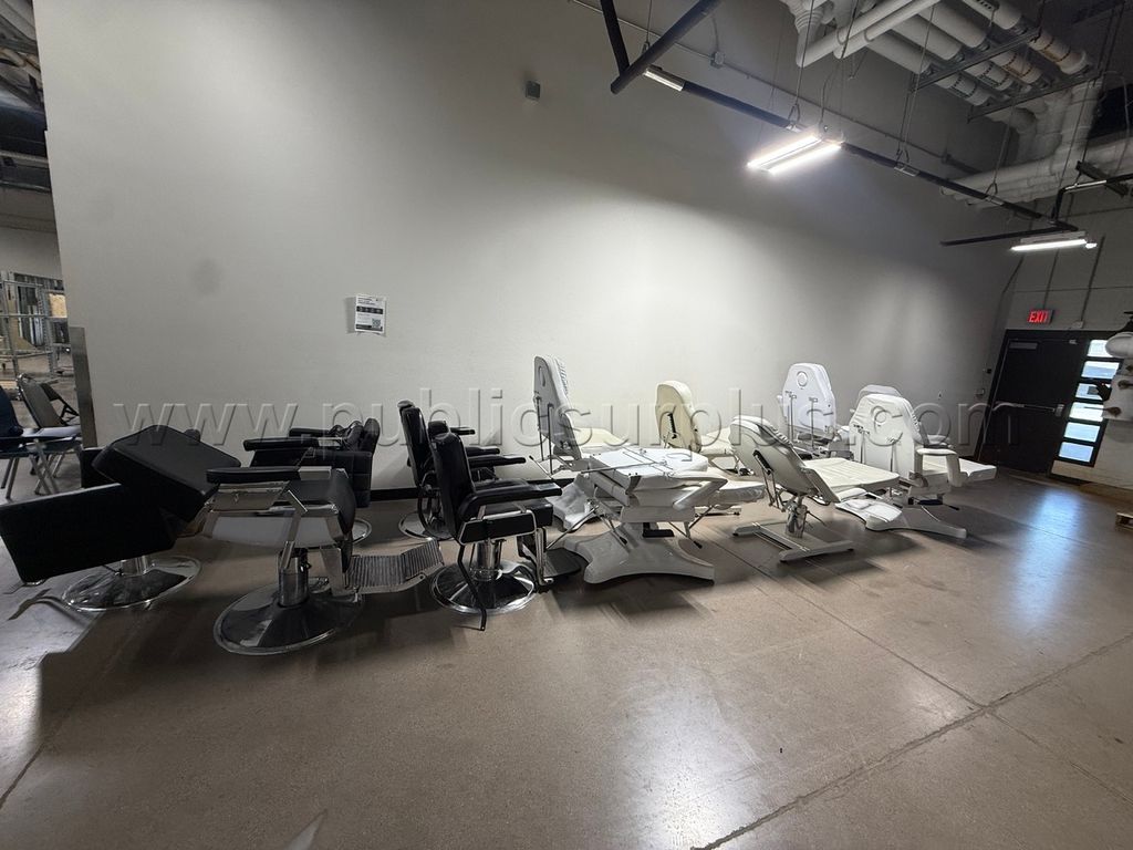 Large Salon & Barber Equipment Lot — photo 1