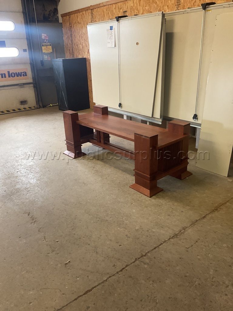 Large Wooden Conference Table Lot 4881 — photo 1