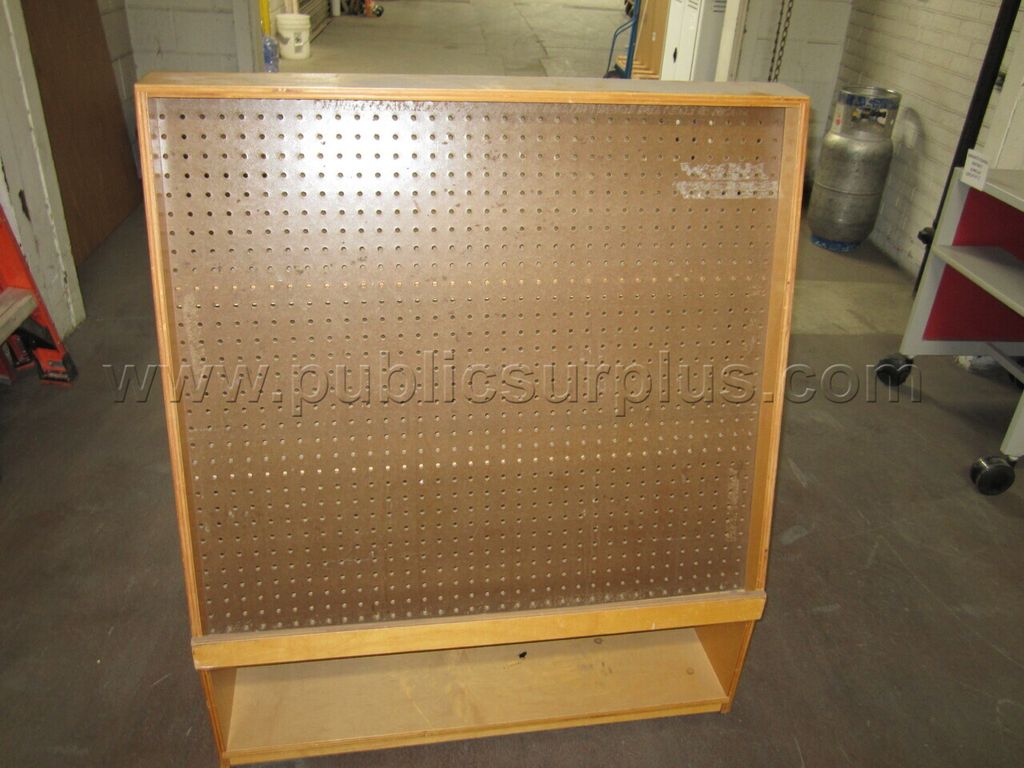 SMALL PORTABLE PEGBOARD (43572) — photo 1