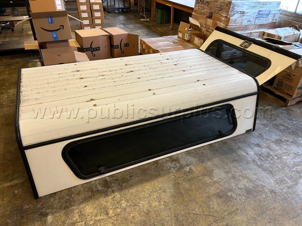 Truck Canopy — photo 1