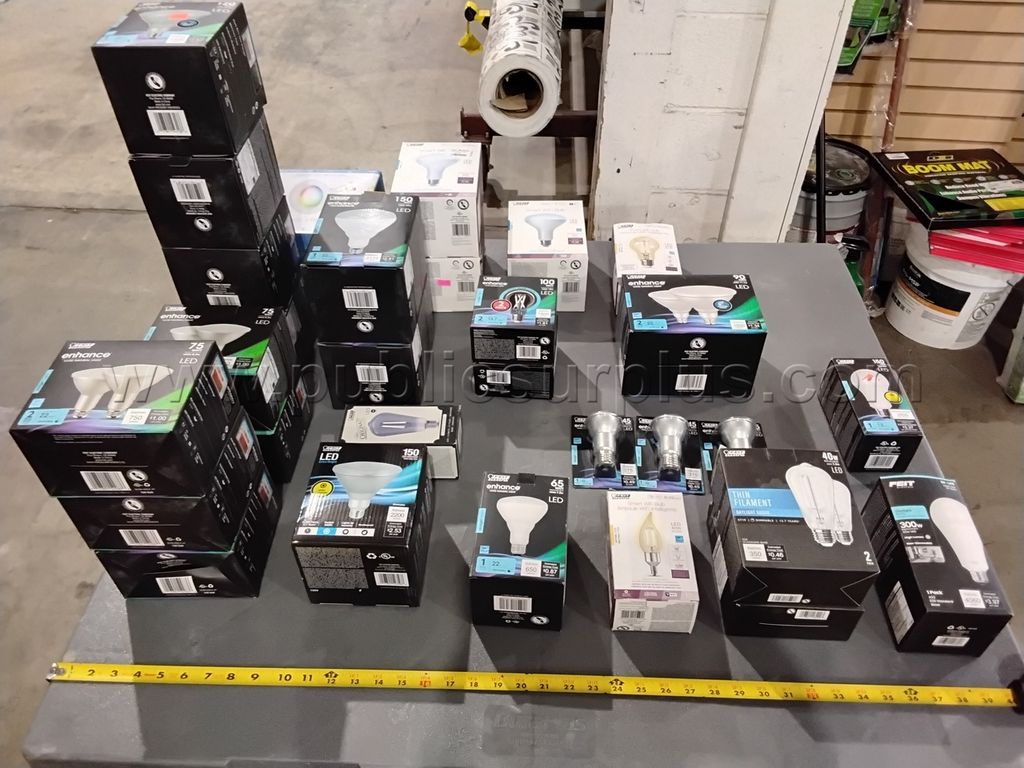 Box of Miscellaneous Led Light Bulbs - B — photo 1