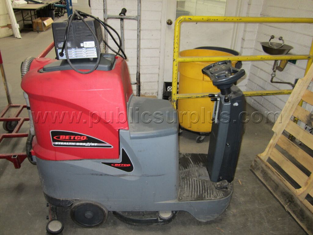 FLOOR SCRUBBER  (43578) — photo 1