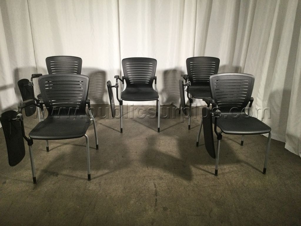 Lot of (5) Office Master Desk Chairs - 3002 - photo 1