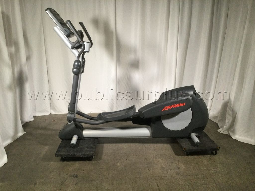 Life Fitness Elliptical - 3005 — photo 1