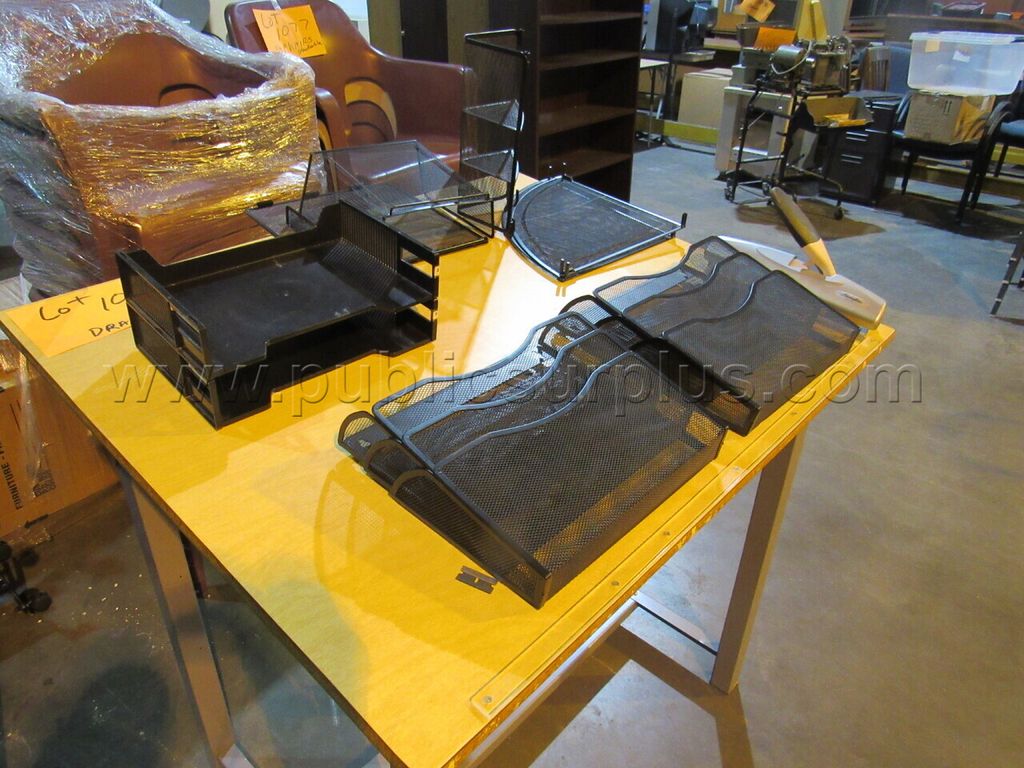 Lot 1098 Office Supplies — photo 1