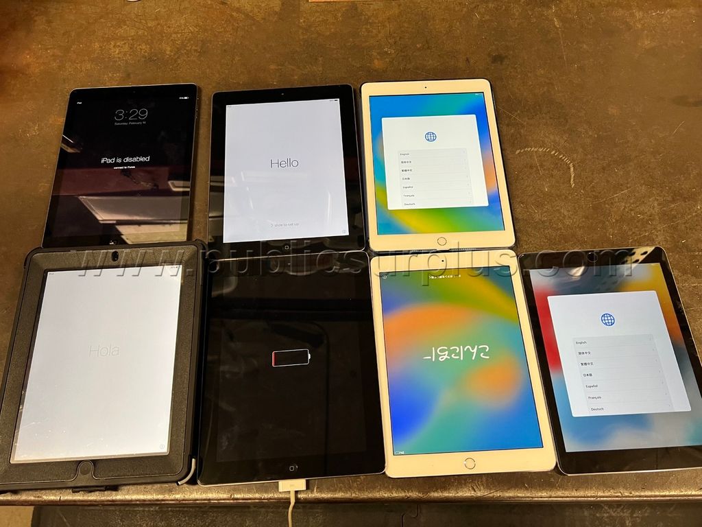 Lot of 12 iPad by Different size and More — photo 1