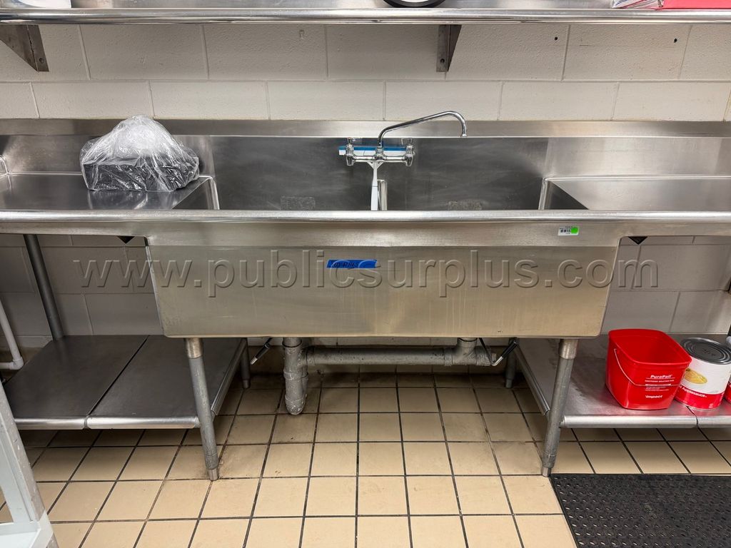 Double Sink — photo 1