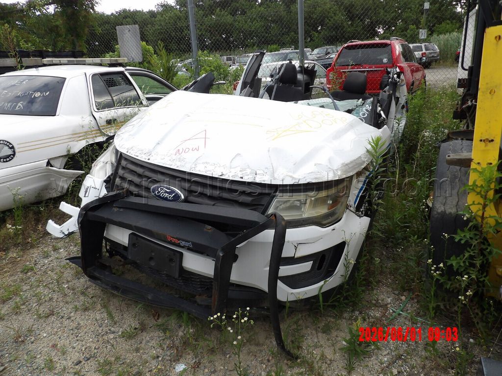 2016 Ford Explorer — photo 1