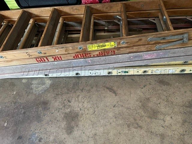 Lot of 3 ladders — photo 1