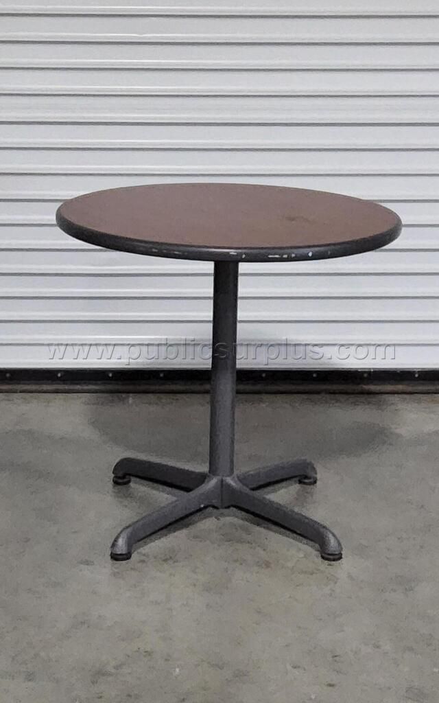 SMALL ROUND TABLE — photo 1