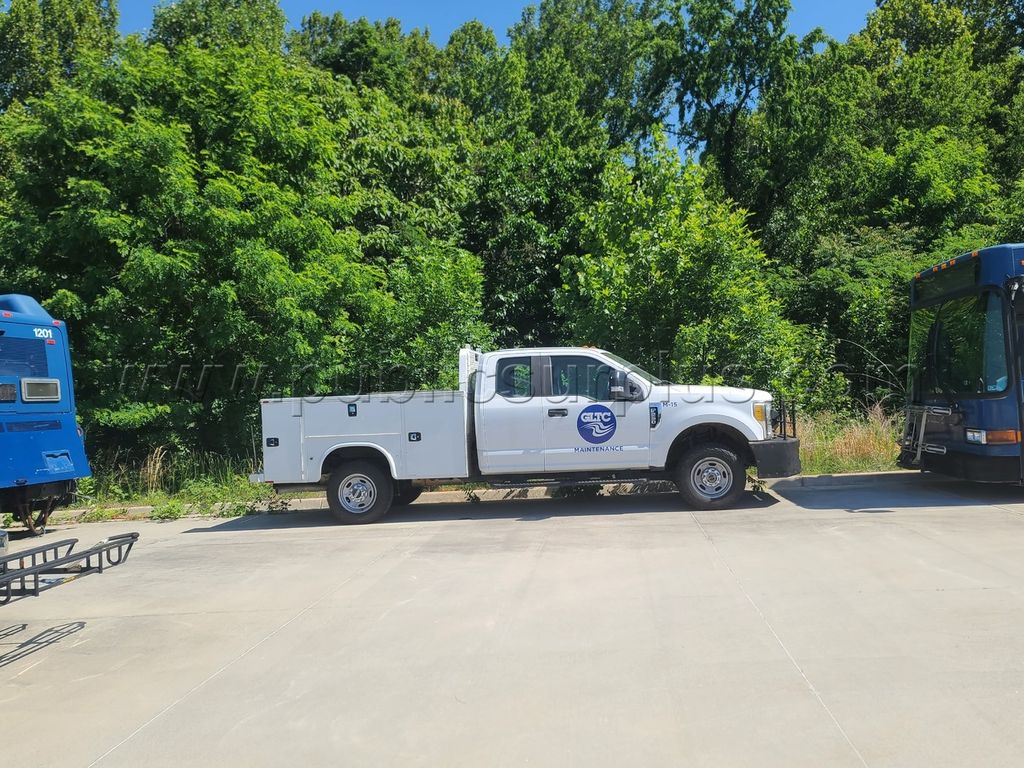 2017 F-250 — photo 1
