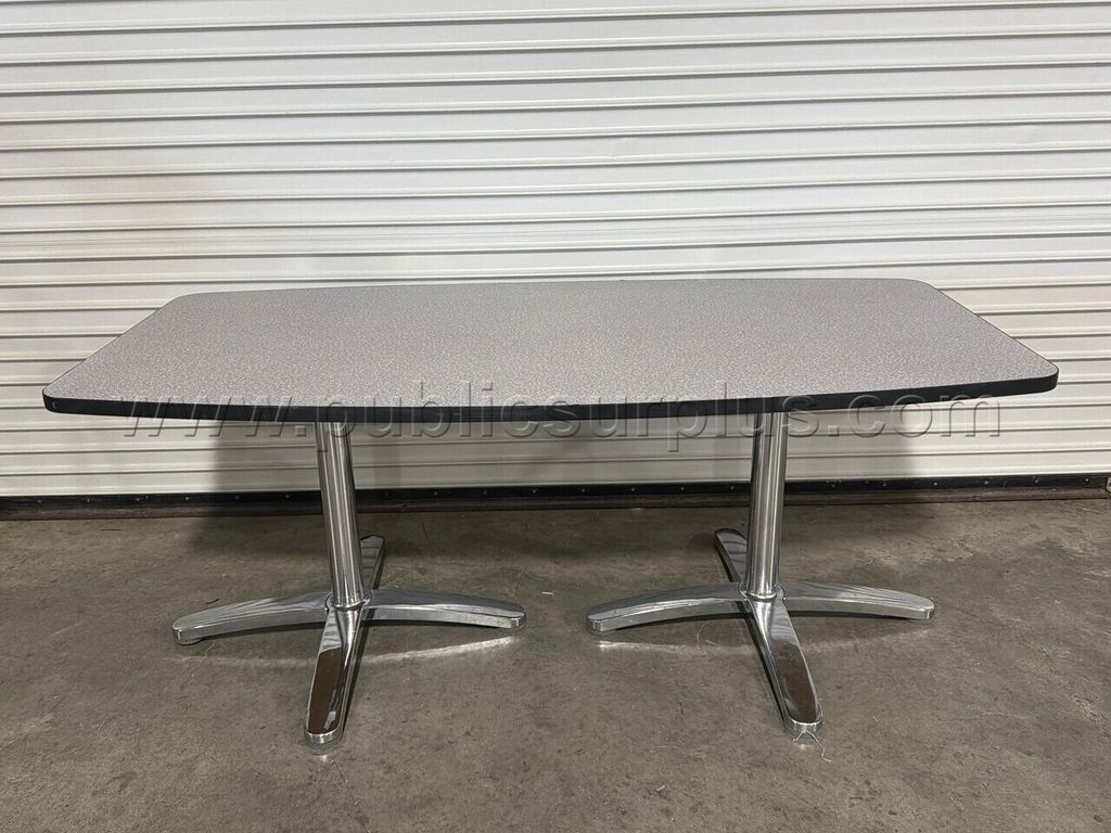 ROUNDED RECTANGULAR TABLE — photo 1