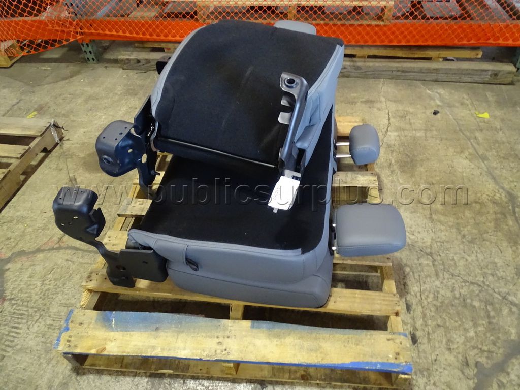 2025 Ford F-250 Rear Seats — photo 1