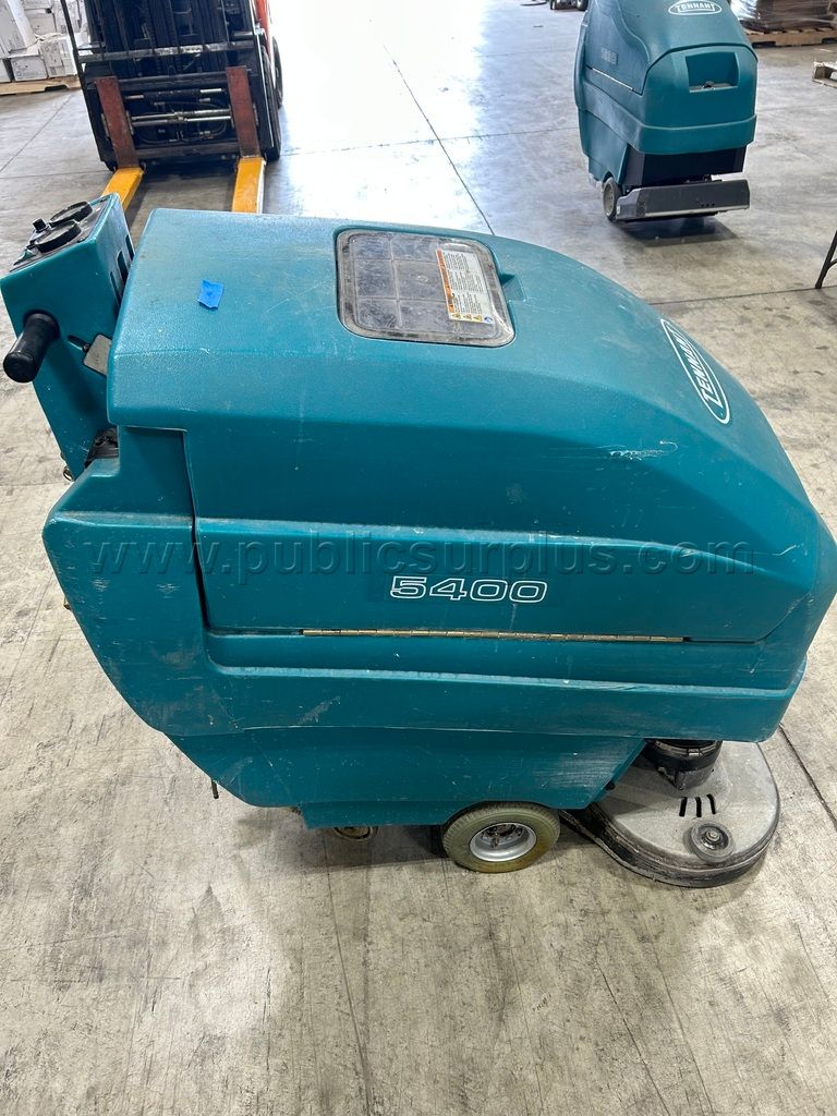 Tennant 5400 Auto Scrubber (NO BATTERIES) — photo 1