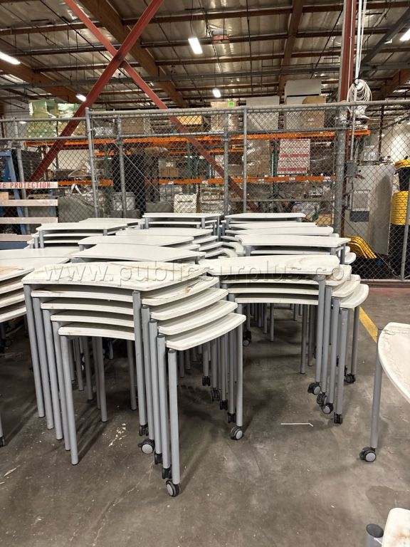 Student Desks "Thumbprint" manufactured by VS America — photo 1