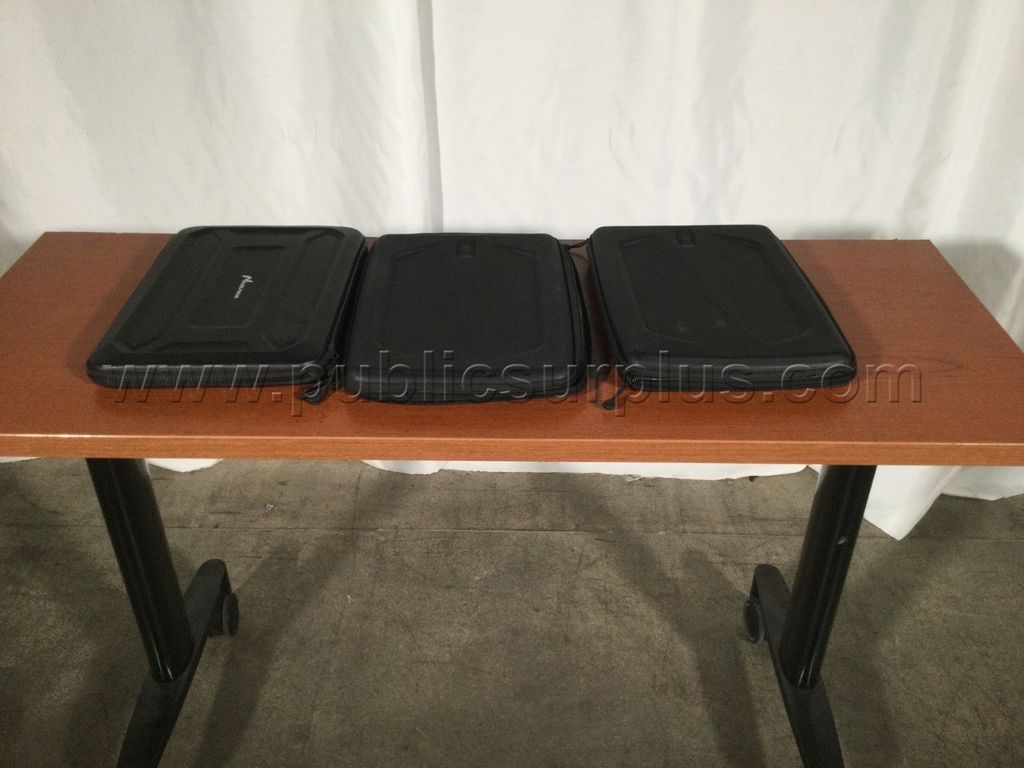 Lot of (3) Laptop Cases - 3008 — photo 1