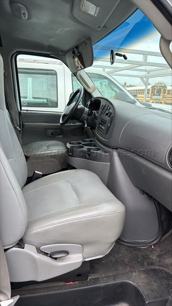 WORK VAN - photo 1
