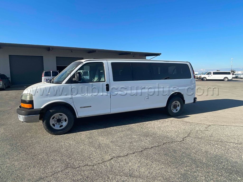 2004 GMC Savana Passenger (53) - photo 1
