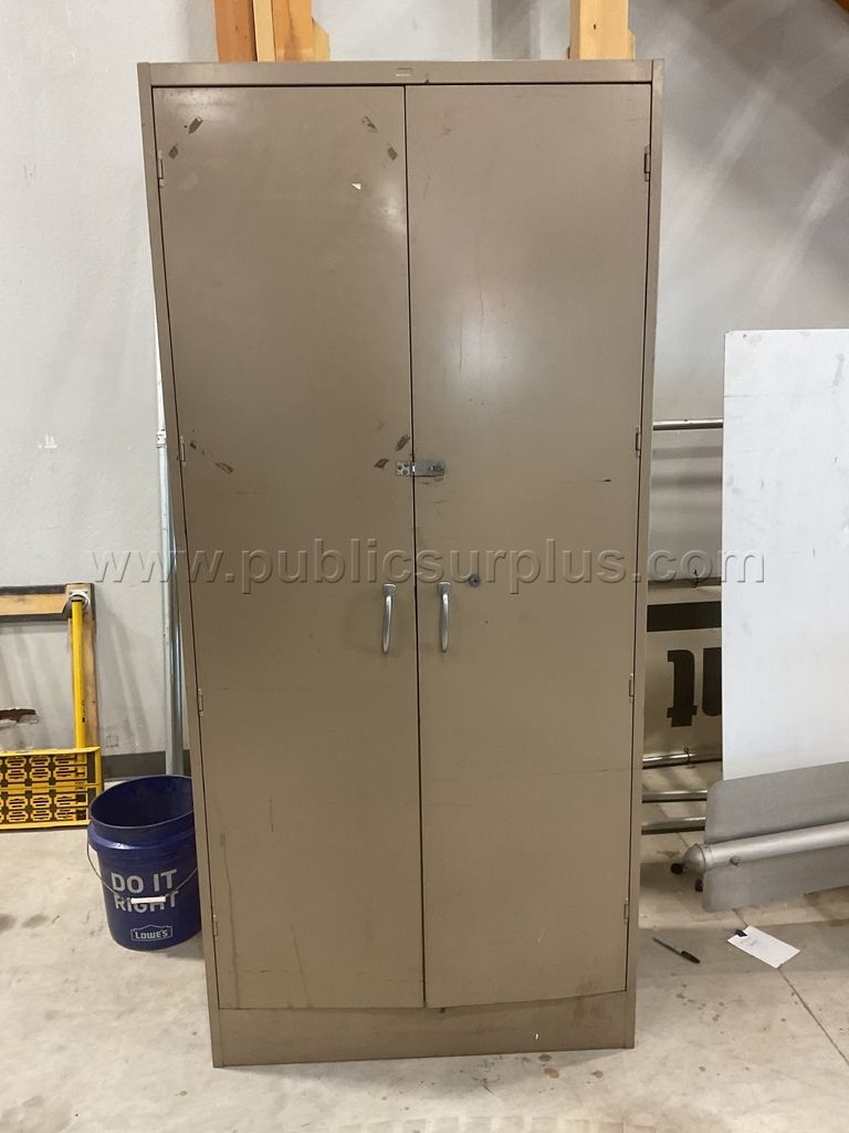METAL CABINET - photo 1