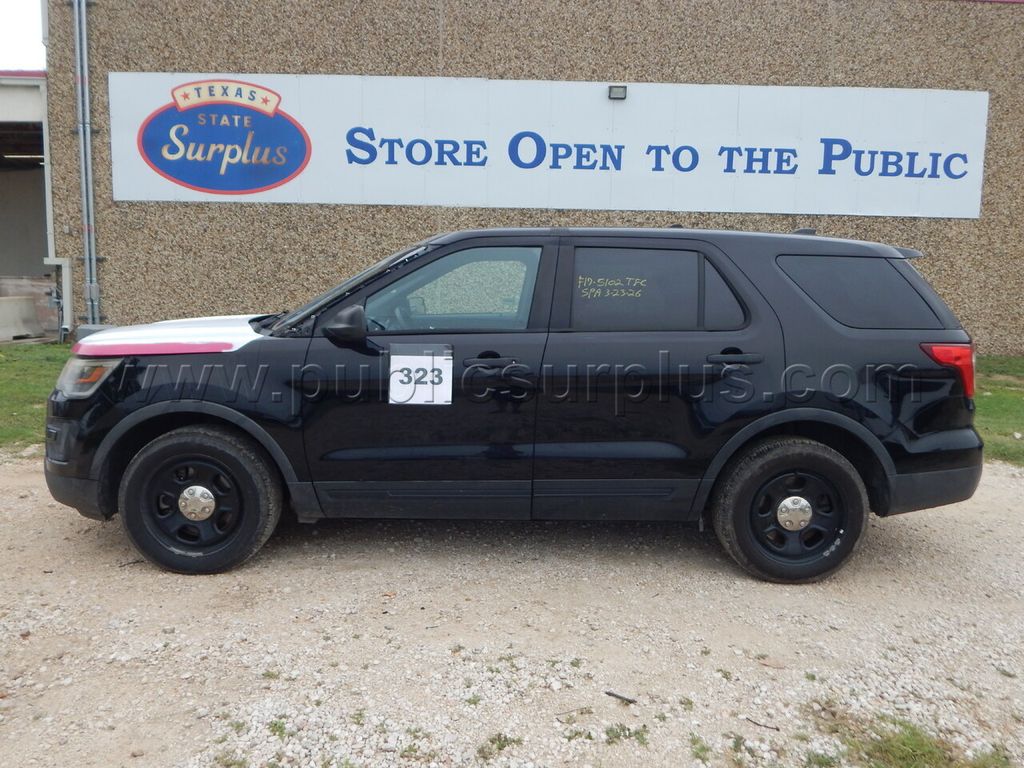 Lot 323 - 2017 Ford Explorer - 1FM5K8AT8HGD60199 — photo 1