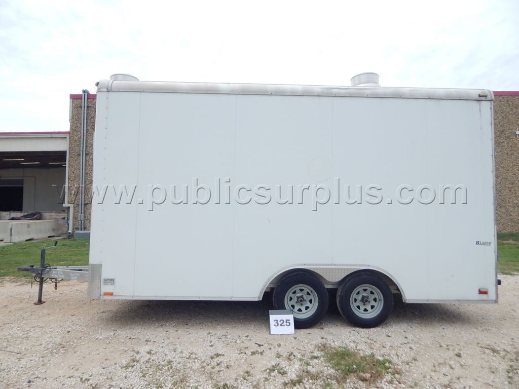 Lot 325 - 16' Cargo Mate Enclosed Trailer - 5NHUBL620EY067936 — photo 1