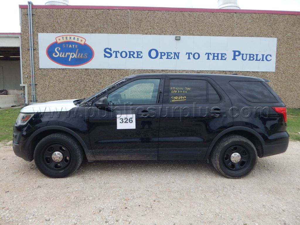 Lot 326 - 2017 Ford Explorer - 1FM5K8AT8HGE30655 — photo 1