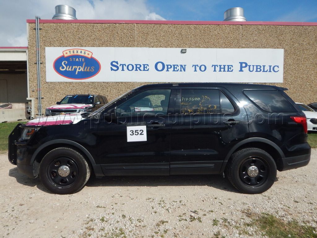 Lot 352 - 2018 Ford Explorer - 1FM5K8AT4JGC95230 — photo 1