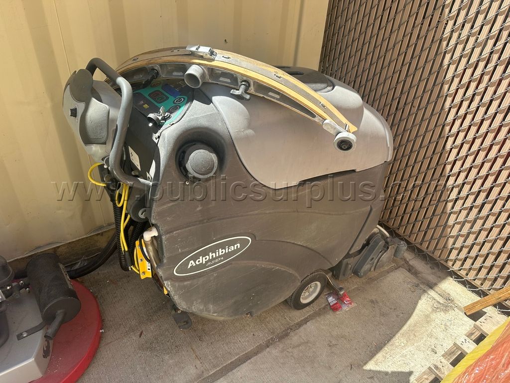 Advance Auto Scrubber — photo 1
