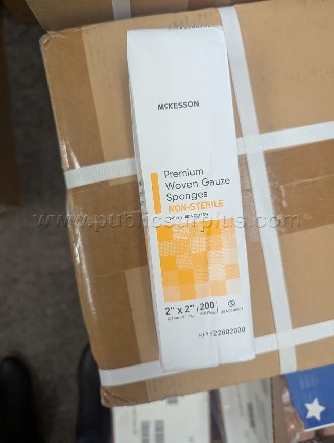 Mckesson Premium woven non-sterile gauze sponges 8-ply LOT Q(20 Cases) — photo 1