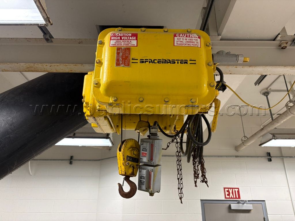 1 Ton Hoist - Robbins and Myers - photo 1