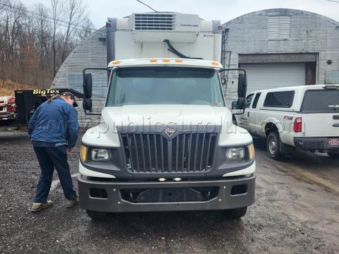 2016 International Box Truck