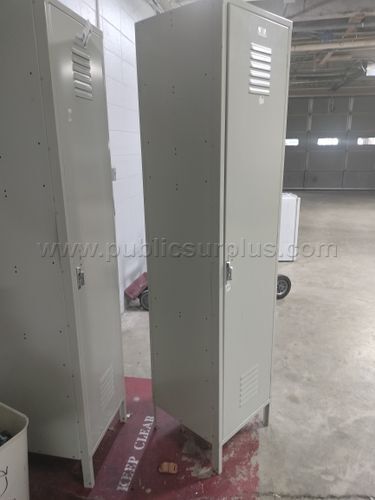 Metal Lockers & Mobile Tables (219518 AJ) — photo 1