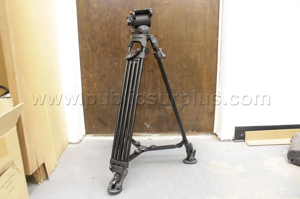 GA752-2Stage Tripod w/ Gho3 Fluid Head — photo 1