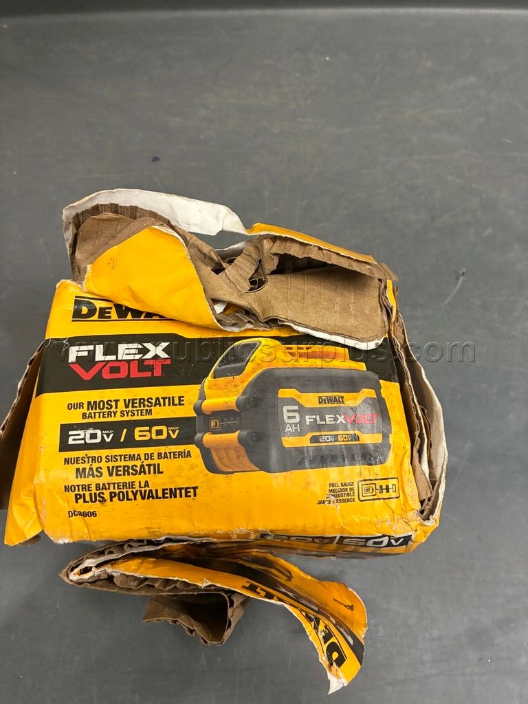 DeWalt Battery — photo 1