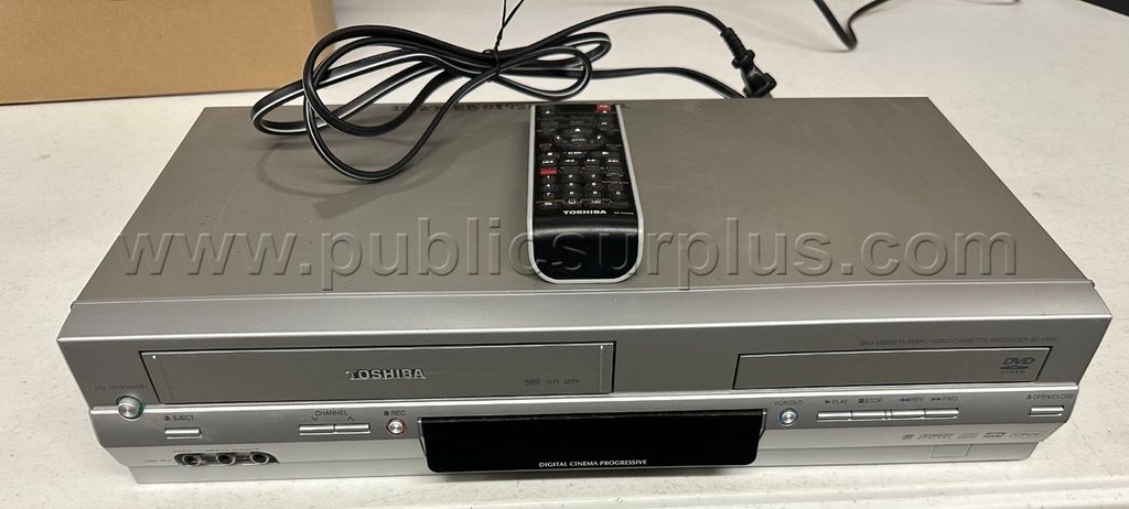 Toshiba DVD/VCR Combo Player SD-V394SU w/Remote - photo 1
