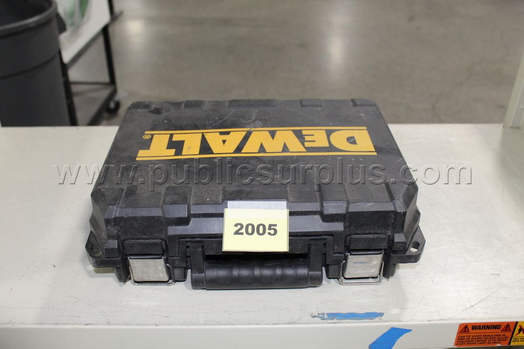 DeWalt drill gun electric ~2005~ — photo 1