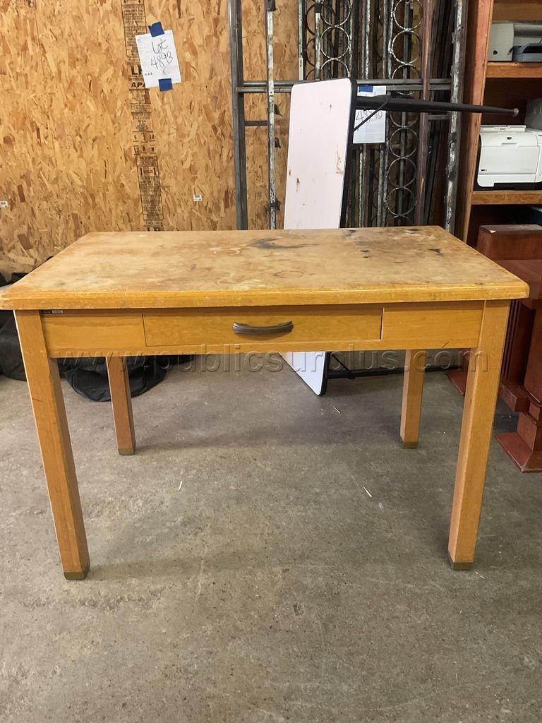 Wooden Table Lot # 4899 — photo 1