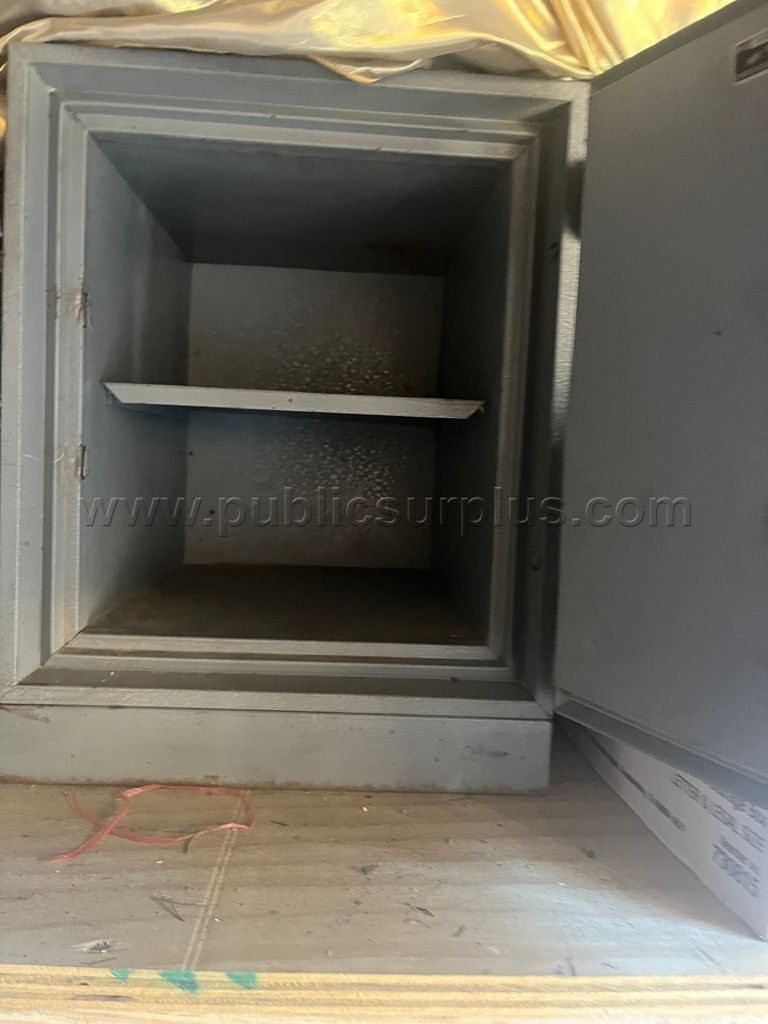 Safe unknown brand — photo 1