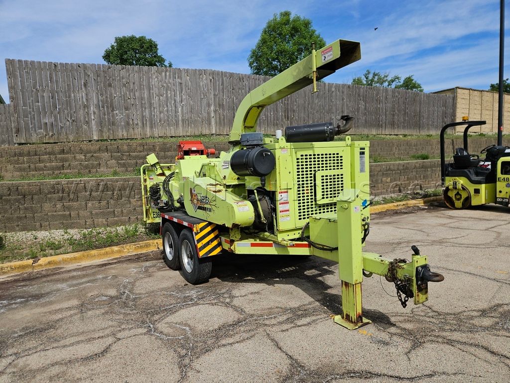 2011 MORBARK BEEVER M18R WOOD CHIPPER — photo 1